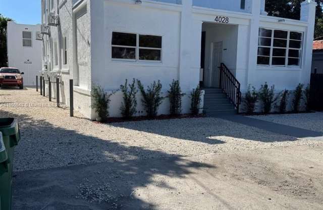 Photo of 4028 SW 11th St