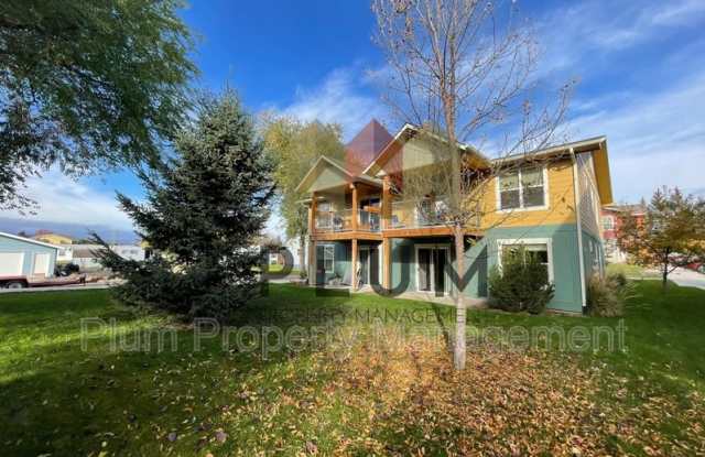 2253 South 3rd Street West