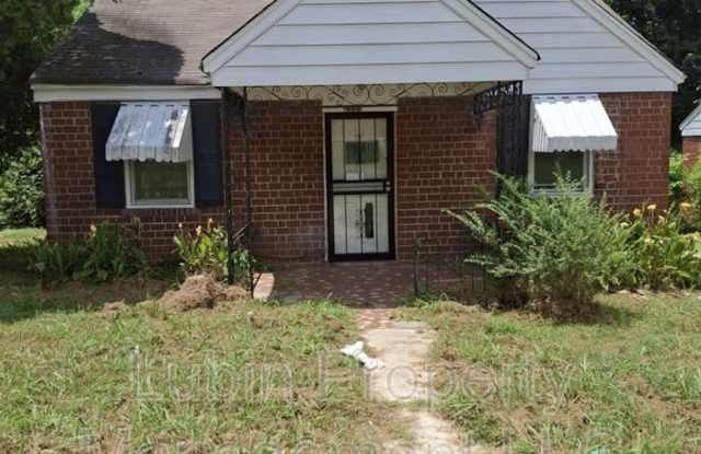 1493 S Montgomery St