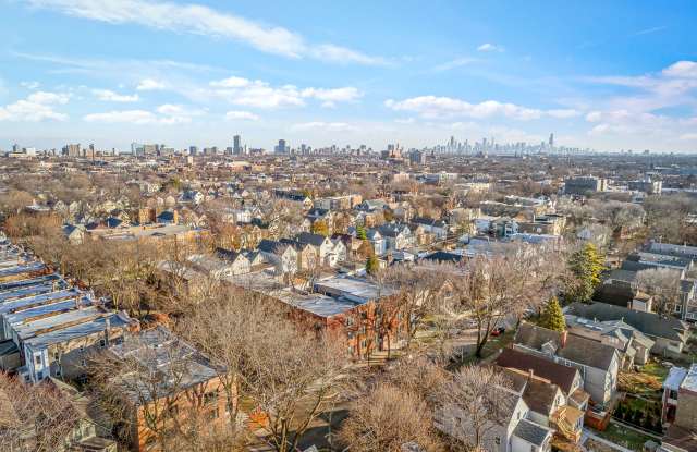 4951-53 N Oakley / 2251-57 W Argyle