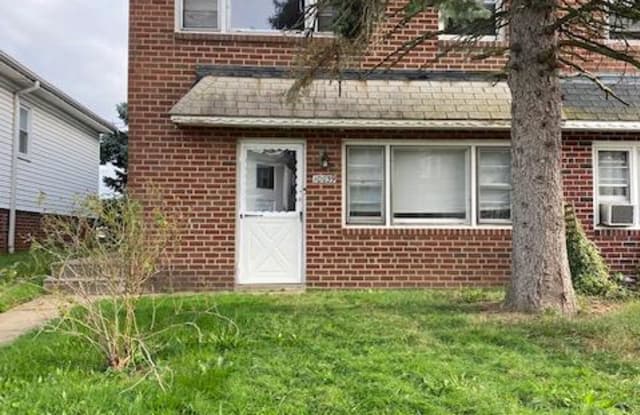 10039 BRIDLE ROAD - 10039 Bridle Road, Philadelphia, PA 19116