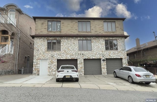 118 Pine Street - 118 Pine Street, Cliffside Park, NJ 07010