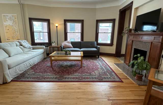 Spacious Isles/Uptown Main Level Duplex, W/D, 2 Parking Spaces, Full Office, Available June 1st - 2414 Girard Avenue South, Minneapolis, MN 55405