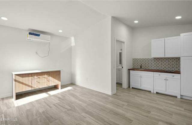 2606 Justus Street unit: B