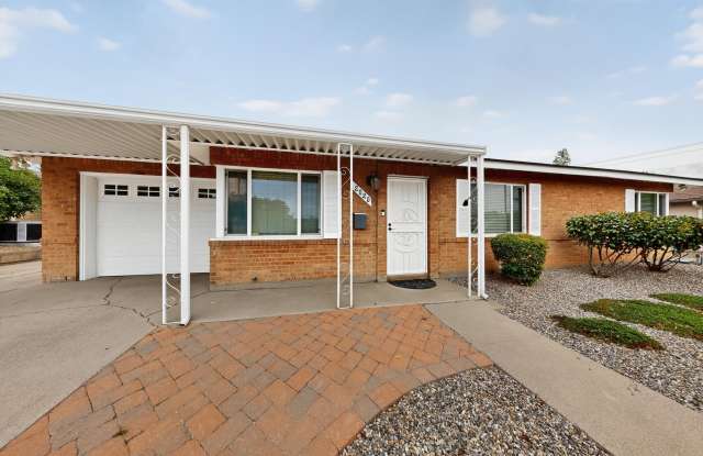 2020 Hendola Drive NE