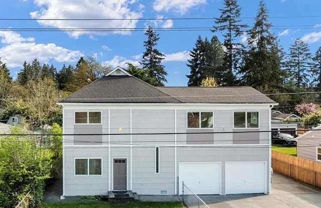 Remodeled 2BR w/ Garage, Fenced Yard  Stainless Steel Appliances