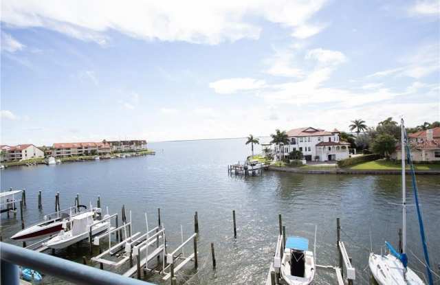363 PINELLAS BAYWAY S