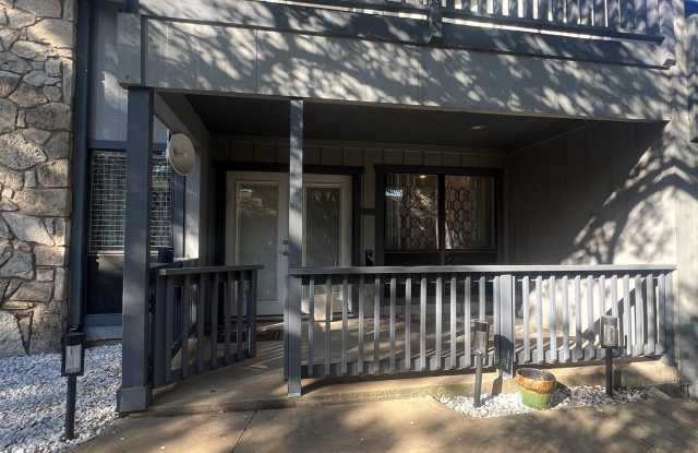 307 Crestview