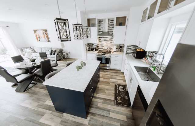 11682 Erwin Street (rear Home)