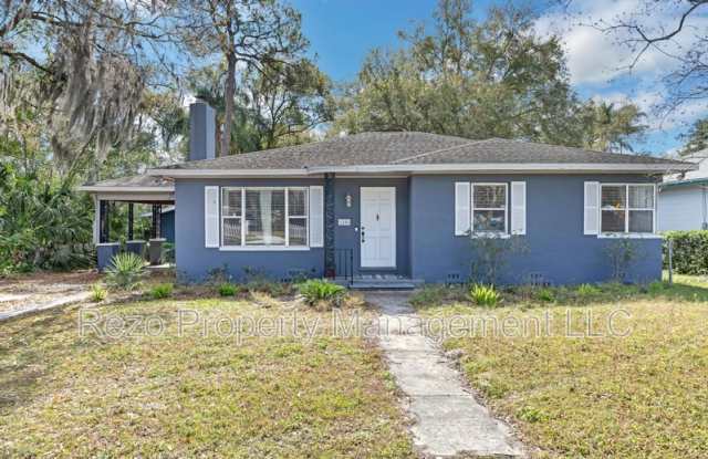 Photo of 1146 West Lake Martha Drive Northeast