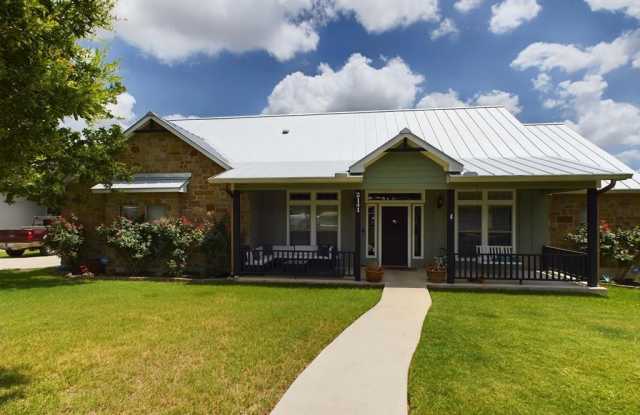 2141 Stone Oak
