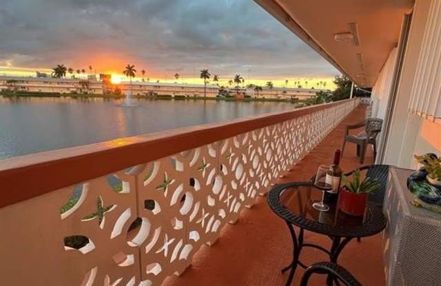 Photo of 900 SW 10th Ter