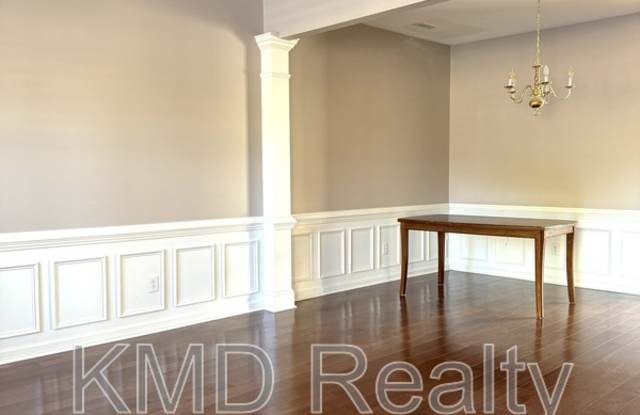 8005 Flanders Street