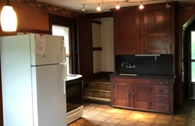 132 E Maple Grove Rd