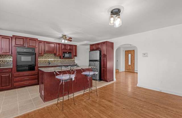 Photo of Charming 4-bedroom, 2-bath