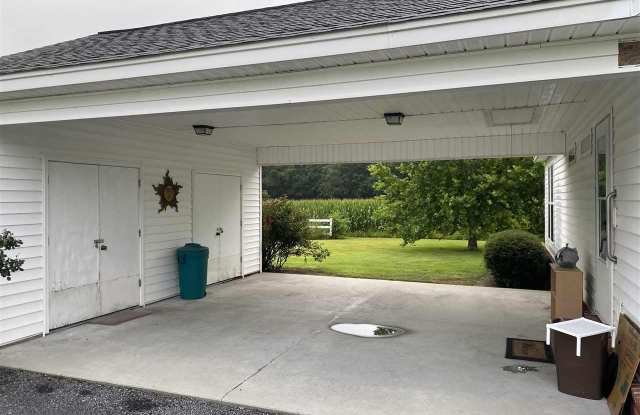 3123 Willow Creek Road