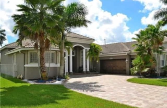 1000 N Hiatus Rd - Pembroke Pines, FL apartments for rent