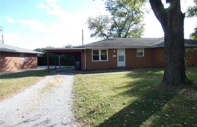 4 Queensway Drive - 4 Queensway Dr, Belleville, IL 62226