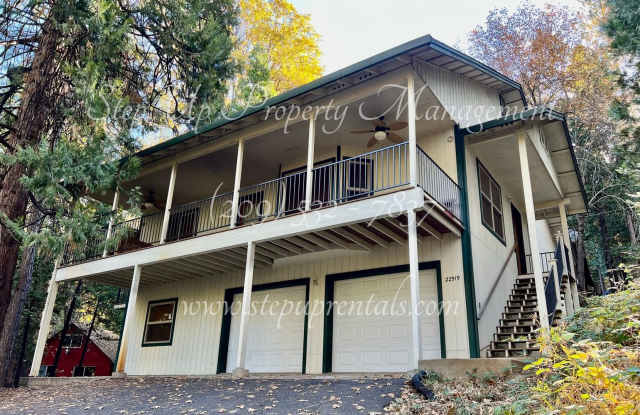 Spacious 4 Bed 2 Bath Home in Lovely Twain Harte Community!
