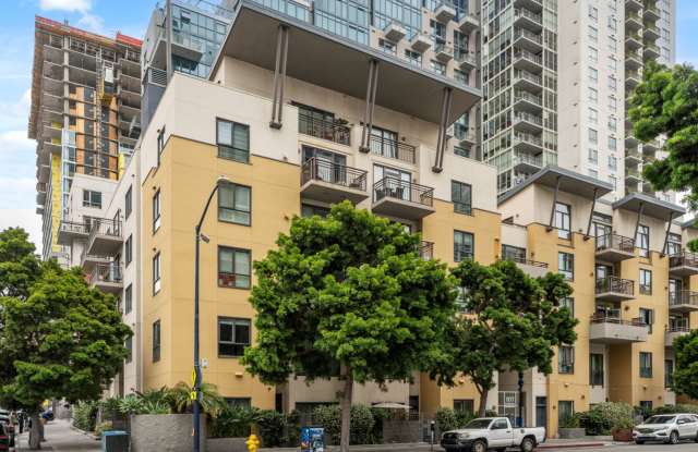 Photo of Modern 2-Bedroom Condo with Premium Amenities in Downtown San Diego