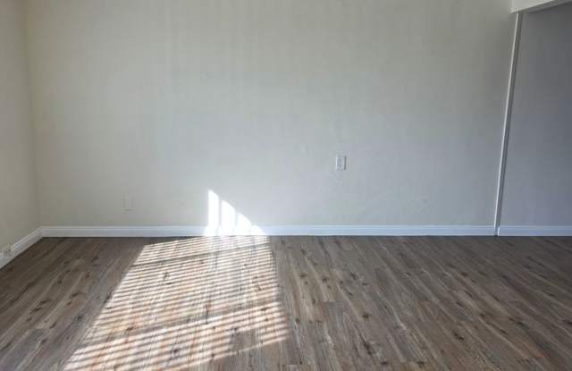 202 Eye St. -Apartment