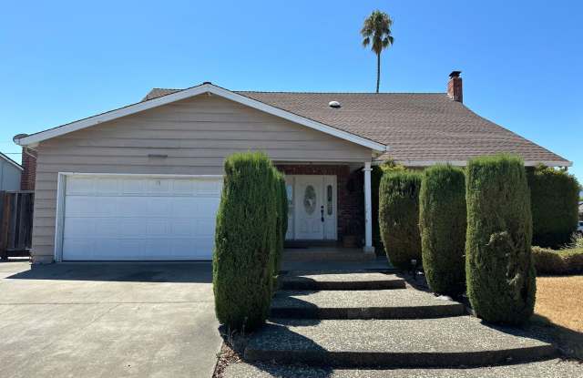 Beautiful 5 bed 3 bath, 2 car Garage  Pool, Near Snell  Calero