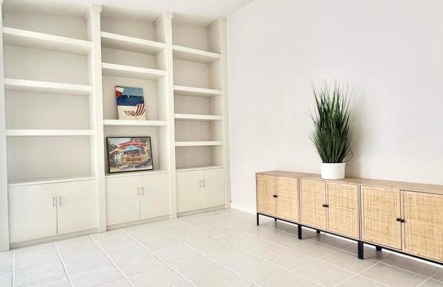 7701 Pine Island Way