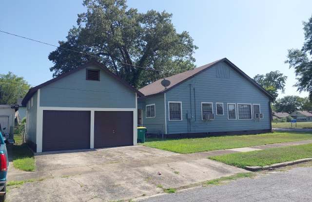 Photo of 1303 S. Summit