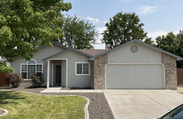 117 E Woodbury Dr