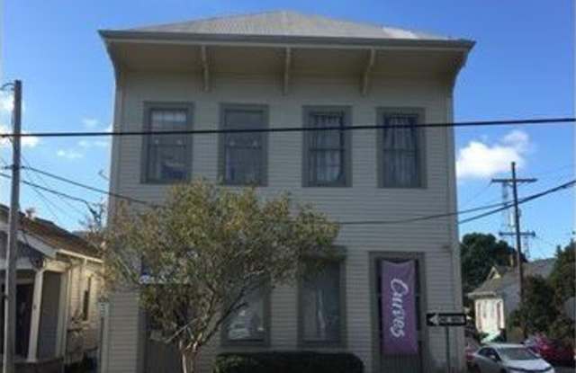 8204 MAPLE Street - 8204 Maple Street, New Orleans, LA 70118