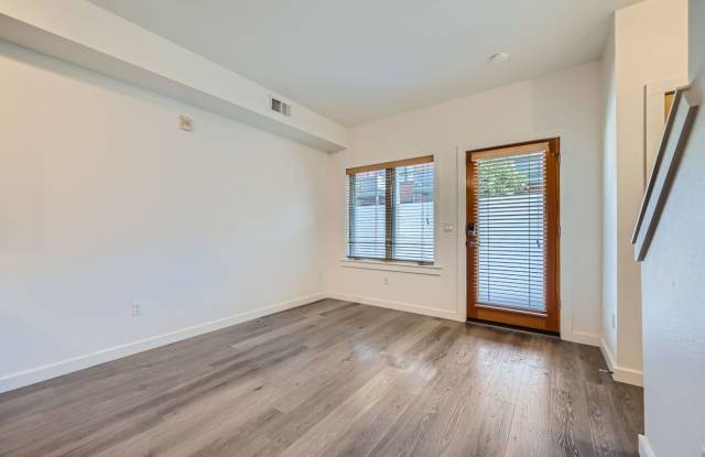 Beautiful 1BD/1BA Boulder Condo - Available Now!