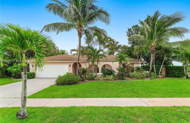 1586 Old Cypress Trl