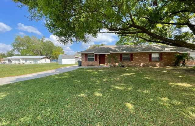 Spacious 2br/1ba Duplex in Lakeland! photos photos