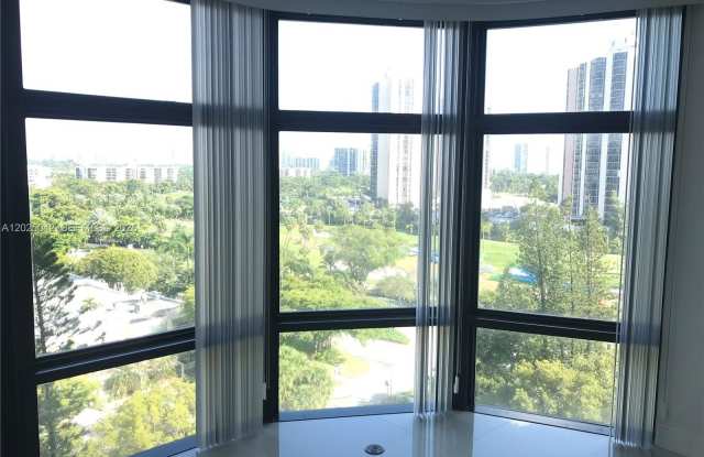 20100 W Country Club dr