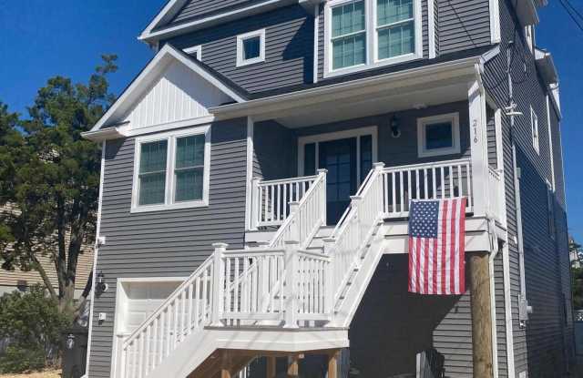 216 Eisenhower Avenue