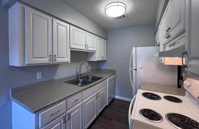 2232 SW 39TH DRIVE