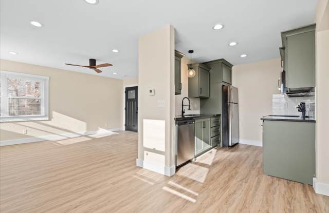 621 Chestnut Street - East