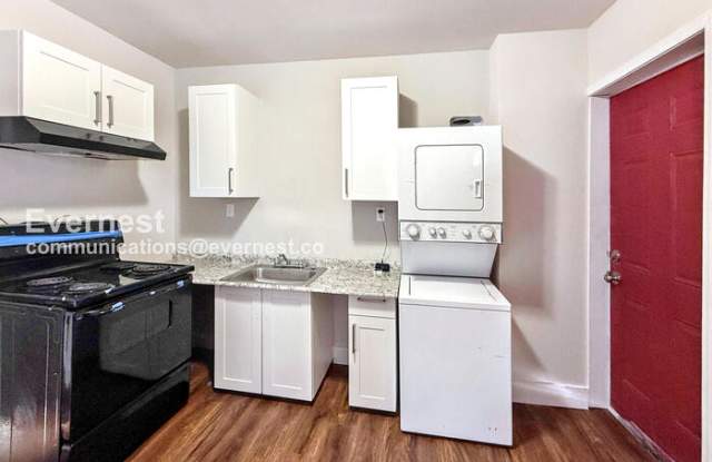 Photo of 207 9th Avenue West