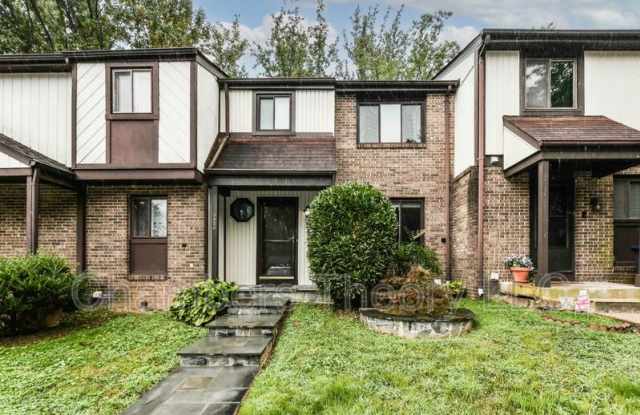 5836 Jackson Oak Ct