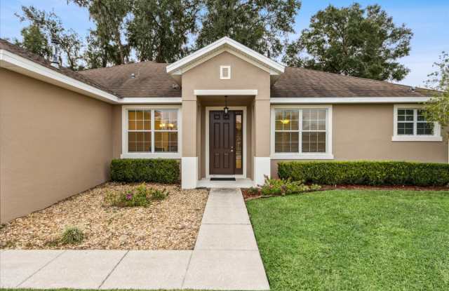 516 Walking Fern Loop (Deland)