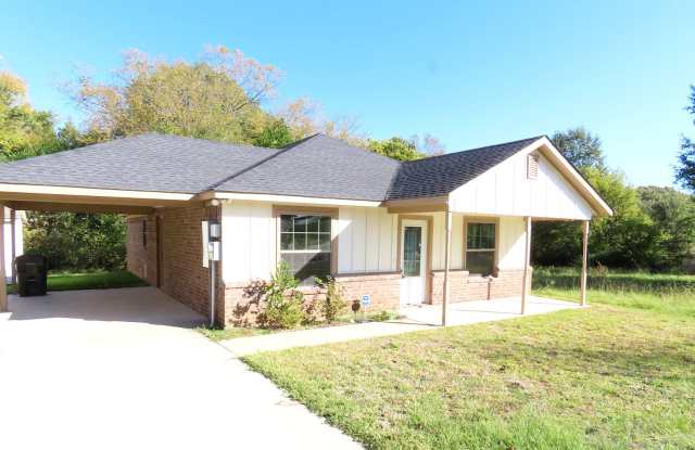 Updated 3 Bedroom, 2 Bath Home in Tyler!