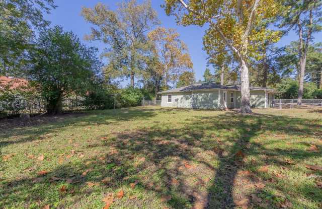 Photo of 13563 Fm 2432 Road, Willis, TX 77378