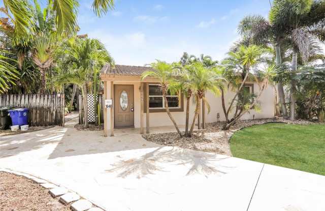 1640 NW 3rd Ave