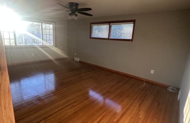 Photo of 139 Lyndale Avenue