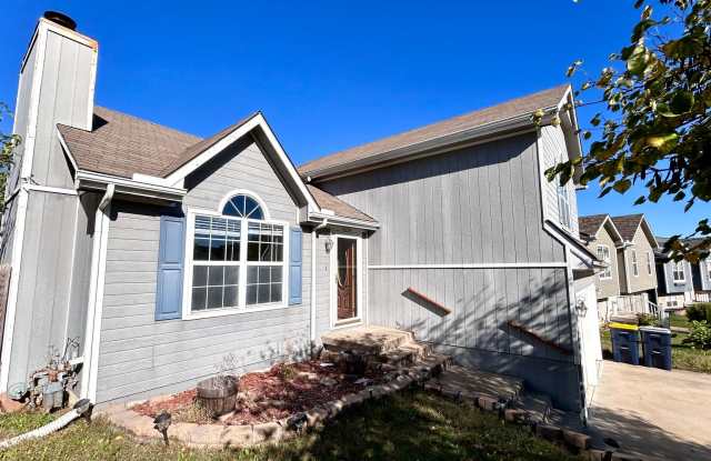 COMING SOON- 3bd/2bath Home North of the River!!