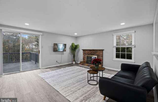 70 DORCHESTER Circle