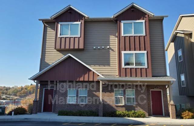 Photo of 552 NE Stadium Way