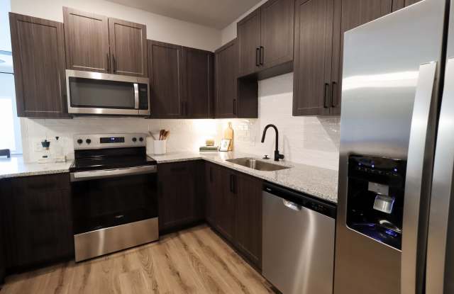 The Crest at South Point