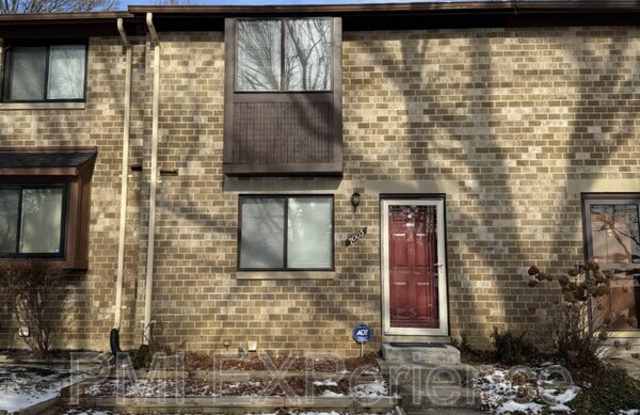 7005 Knighthood Ln