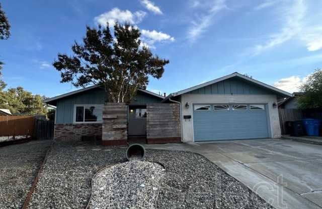 710 Compass Ct